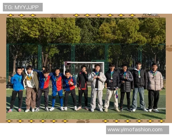 大学足球对学生身心发展和团队合作能力的积极影响探讨